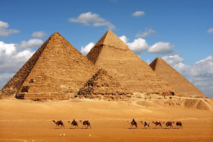 egypt-cairo-pyramids-of-giza-and camels-2