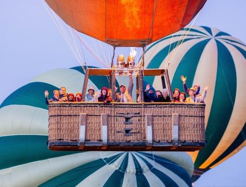 Tanzania Safari Specialist Guide with Travellers at Serengeti National Park