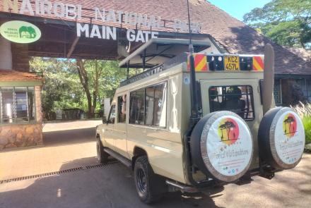 Safari Landcruiser in Nairobi National Park